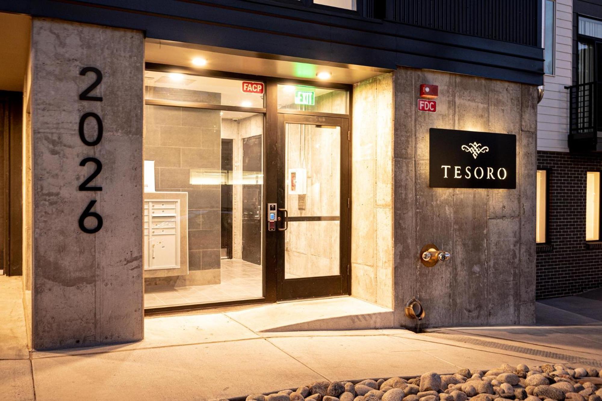 Gameday Oasis - Private Balcony - Jefferson Park - Tesoro Villa Denver Ngoại thất bức ảnh